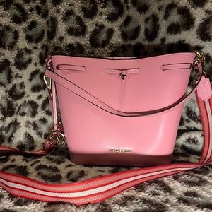 Pink Michael Kors bucket bag!